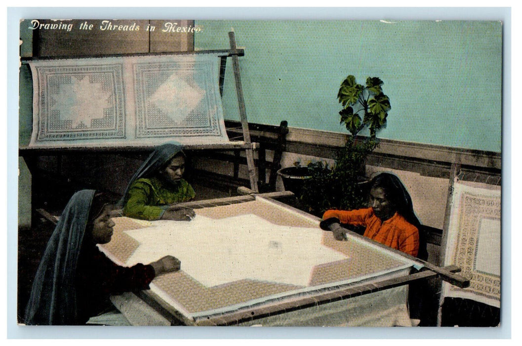 c1910 Three Women, Drawing The Threads in Mexico MX Unposted Antique Postcard