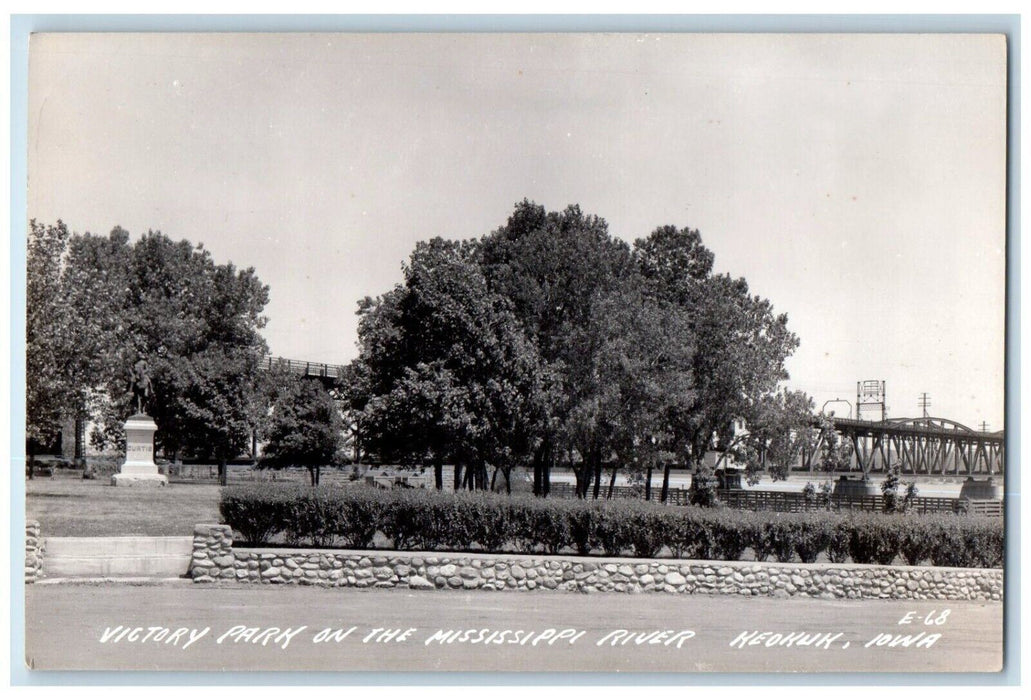 c1940's Victory Park On The Mississippi River Keokuk Iowa IA RPPC Photo Postcard