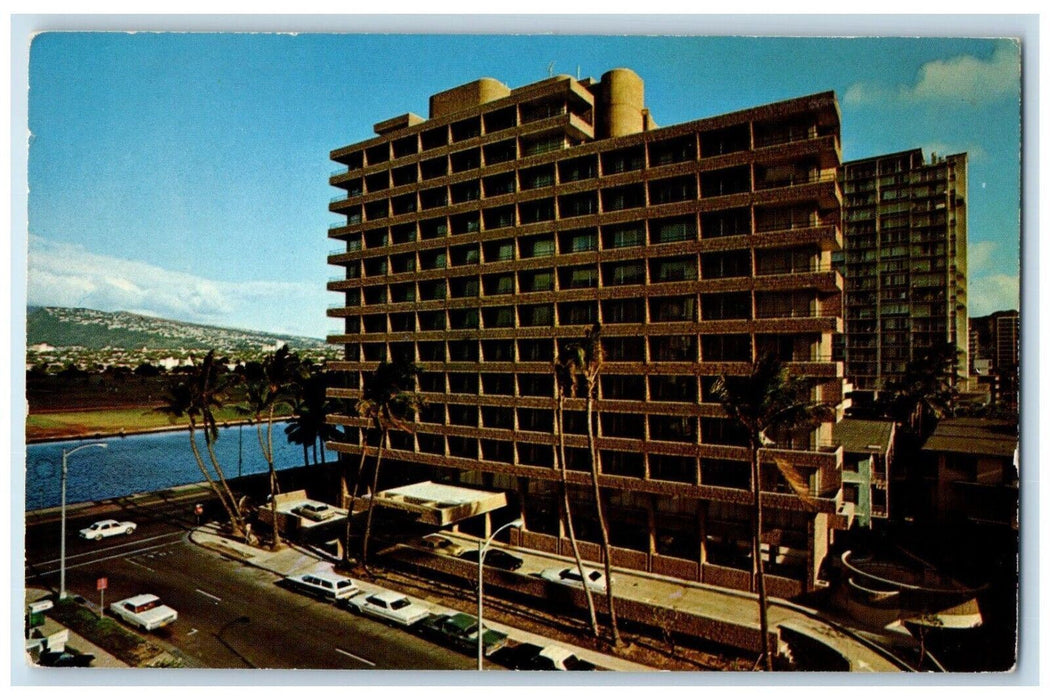 c1960 Islander Inn-Ala Wai Boulevard Hotel Waikiki Honolulu Hawaii HI Postcard