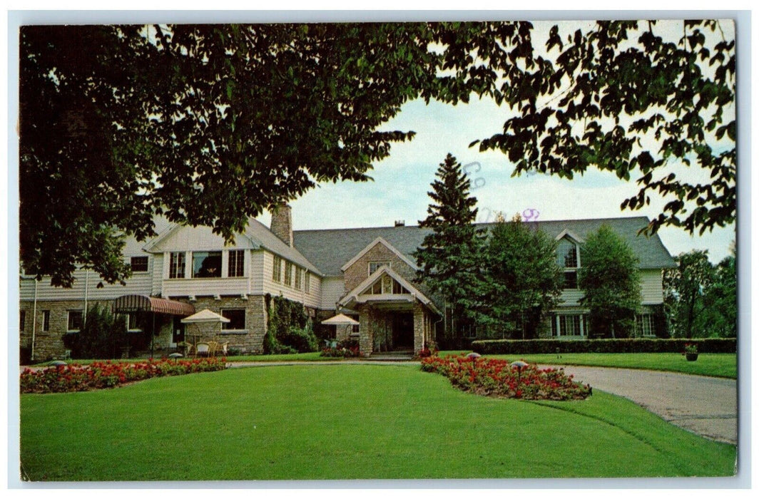 1976 Maxwelton Braes Resort Golf Club Bonnie Brae Road Baileys Harbor Postcard