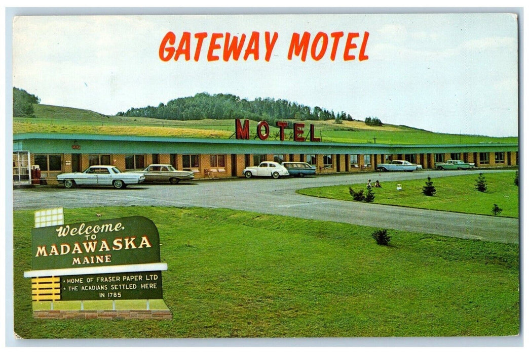 c1960 Gateway Motel U.S. Route Signage Hotel Parking Madawaska Maine ME Postcard