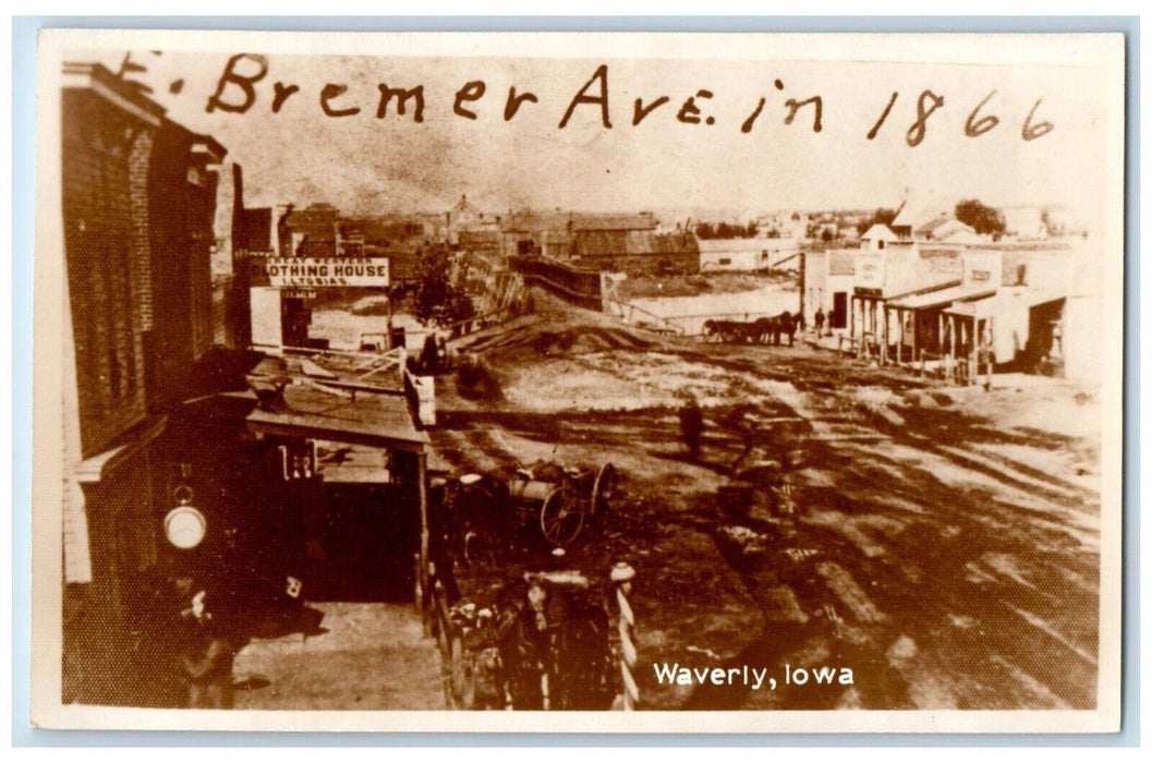 c1950 Bremer Avenue Clothing House Exterior Building Waverly Iowa Postcard