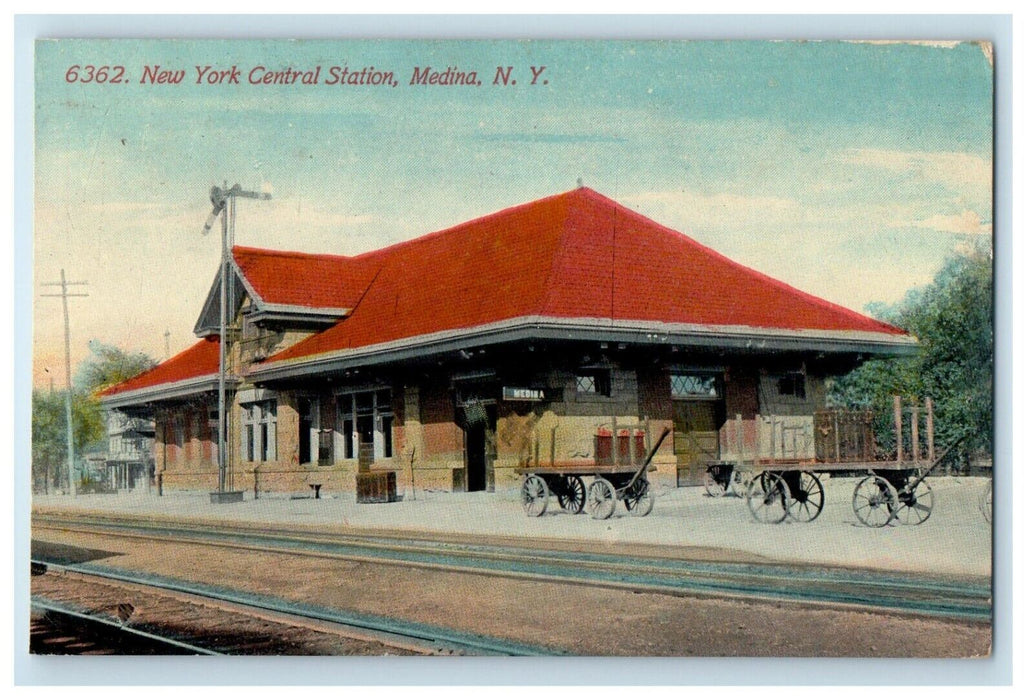 1913 New York Central Station Depot Railroad Train Wagon Medina NY Postcard