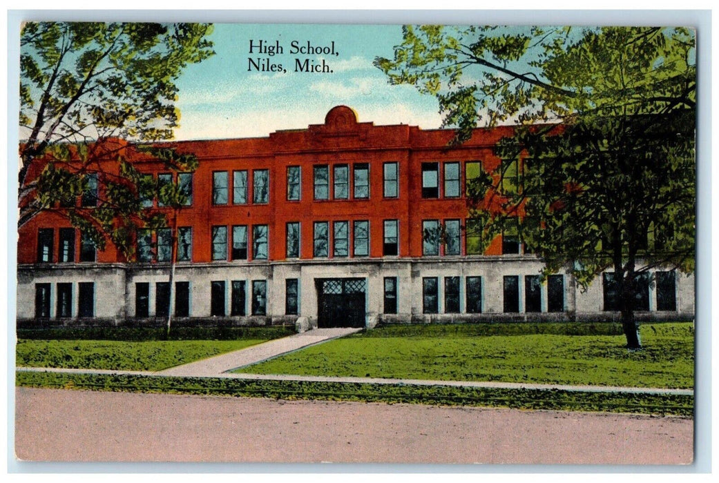 c1910's High School Building Road Trees Niles Michigan MI Vintage Postcard
