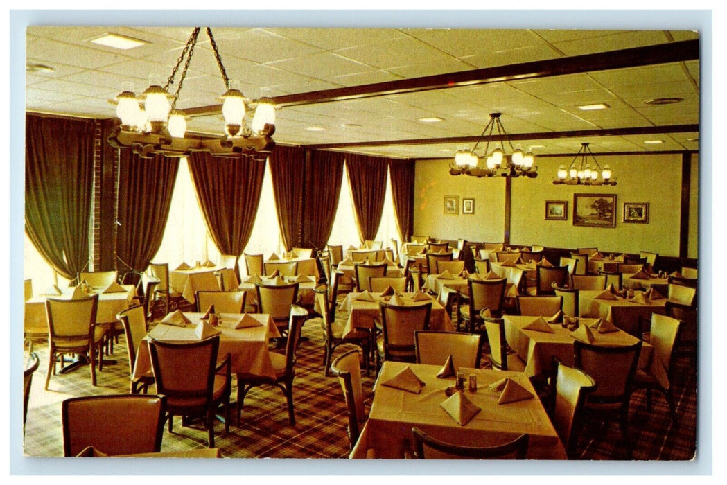 The Ramada Inn Dining Room Chandelier Statesville North Carolina NC Postcard