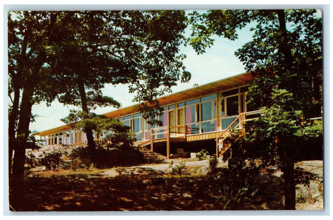c1960's Skyline Suites Delawana Inn Honey Harbour Georgian Bay Canada Postcard