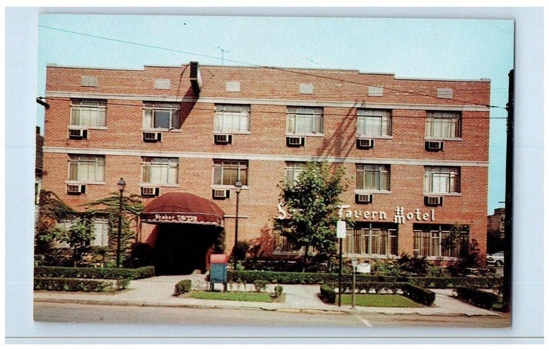 c1960 Shaker Tavern Hotel Exterior Lachmere Blvd Shaker Heights Ohio OH Postcard