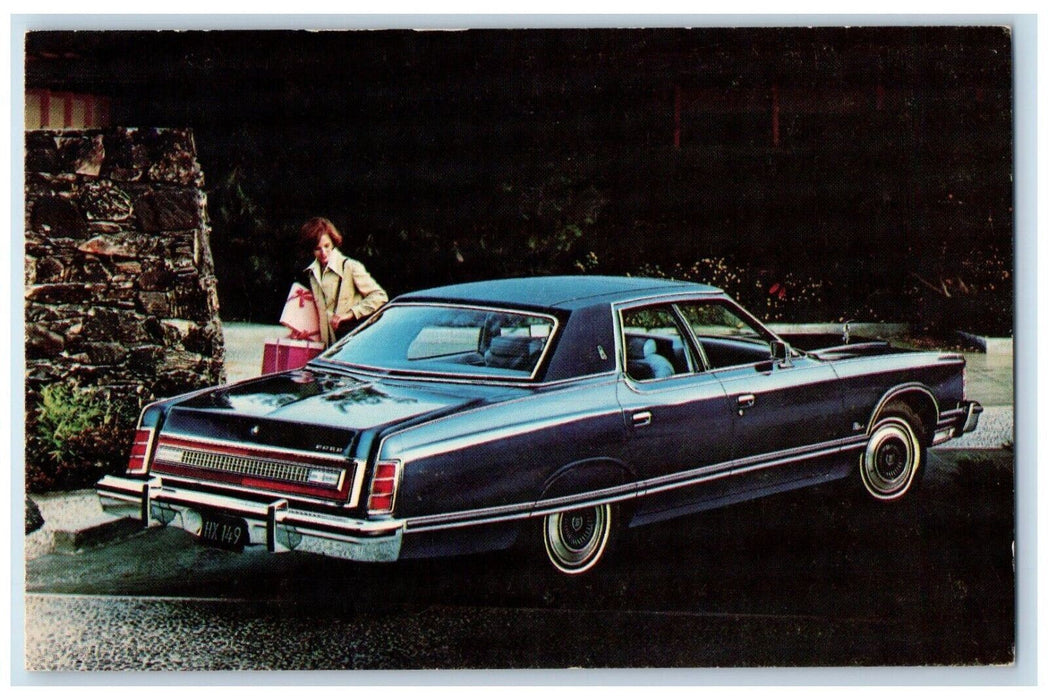 c1975 1976 Ford LTd. Landau 4 Door Pillared Hardtop Sebring Florida FL Postcard