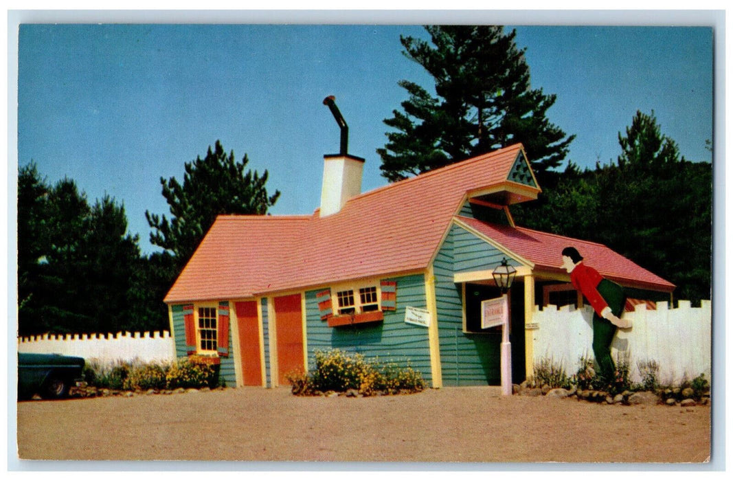 c1960's Crooked Man Crooked House Story Land Eastern Slope Region NH Postcard