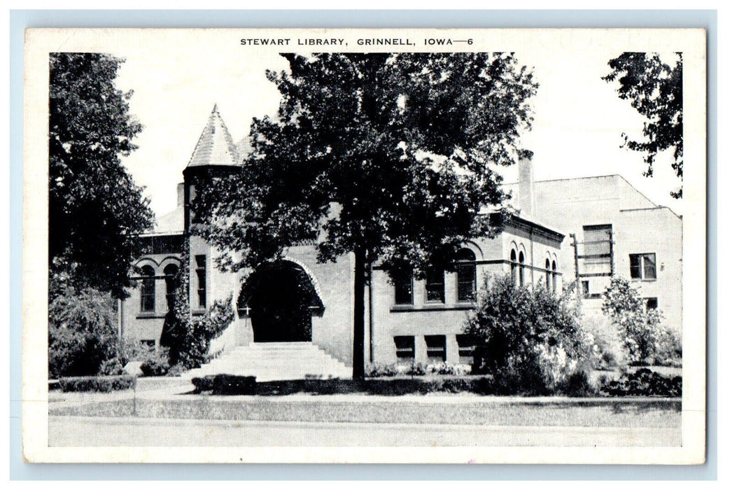 Grinnell Iowa IA, Stewart Library Building Street View Unposted Vintage Postcard