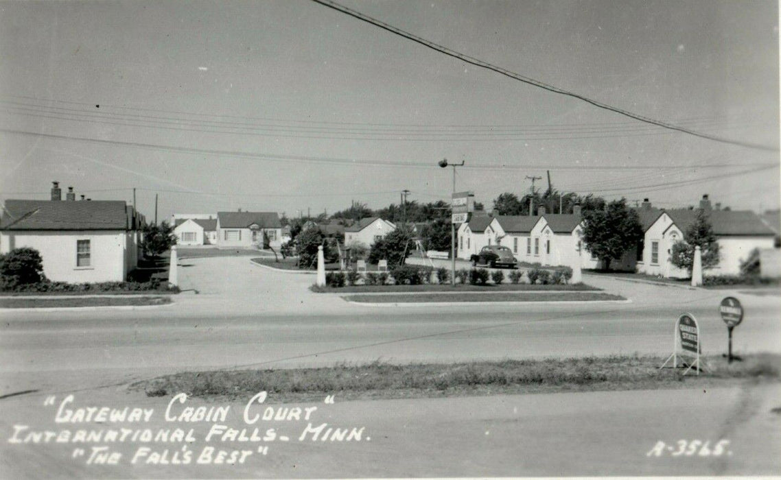 c1940's Gateway Cabin Court International Falls Minnesota MN RPPC Photo Postcard