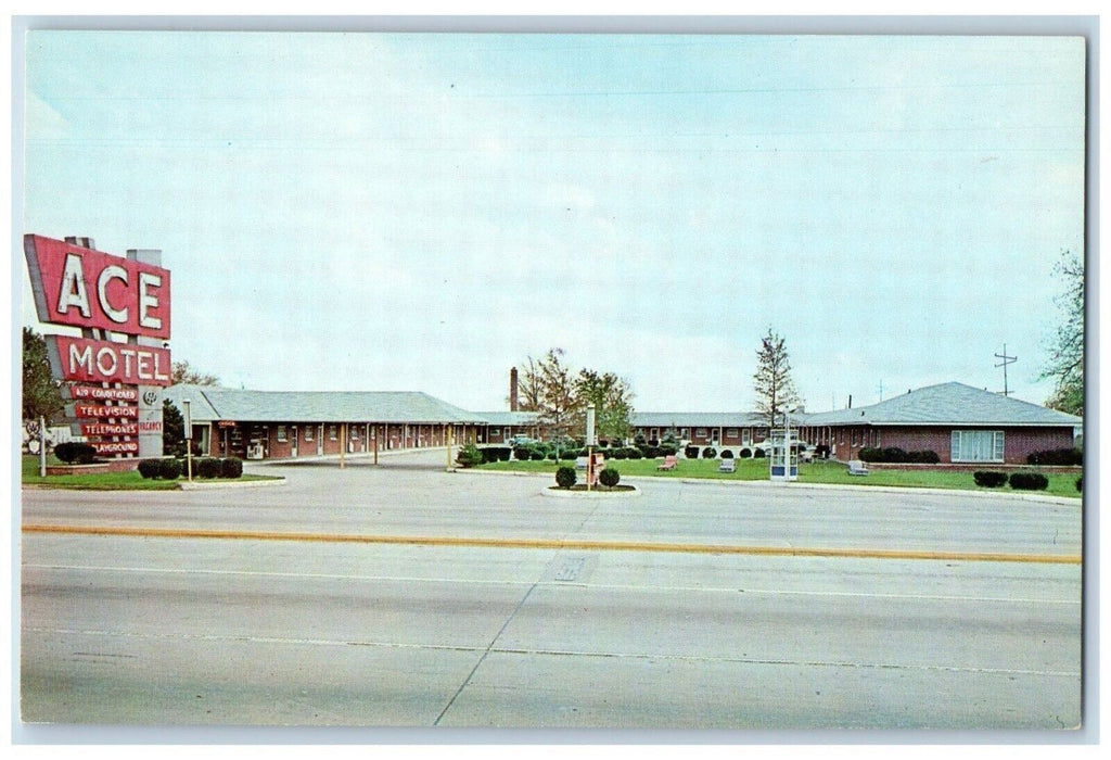 c1960's Ace Motel Roadside View Indianapolis Indiana IN Vintage Postcard