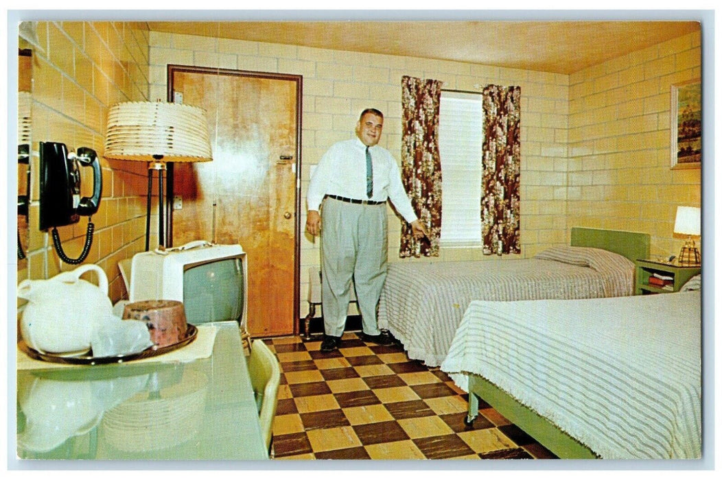 c1950's Del Ray Motel Room View Route 40 Indianapolis Indiana IN Postcard