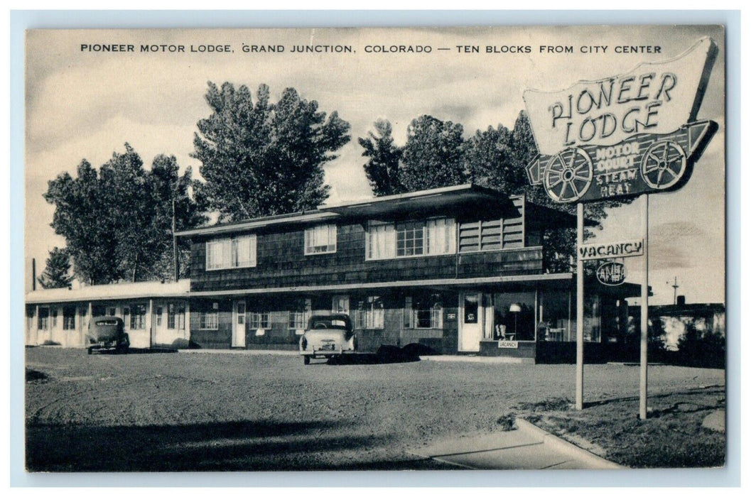 Pioneer Motor Lodge Cars Grand Junction CO, Ten Blocks From The Center Postcard