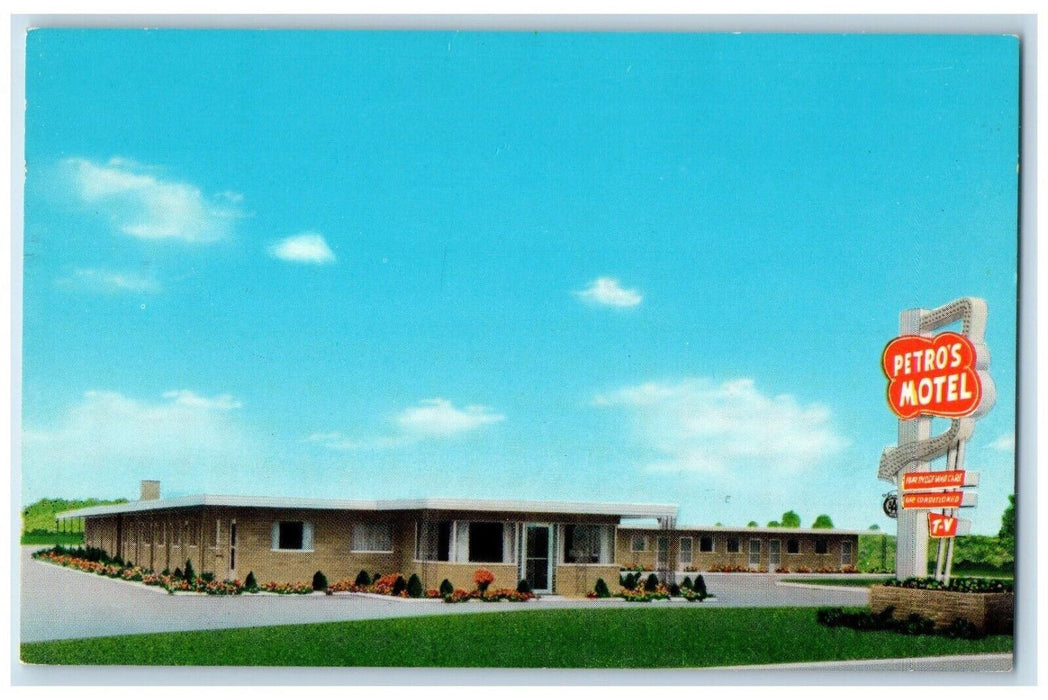c1960's View Of Petro's Motel Warsaw Indiana IN Unposted Vintage Postcard