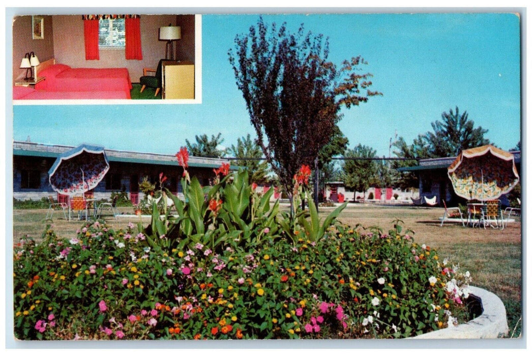 c1950's The Skyway Court Room View Evansville Indiana IN Vintage Postcard