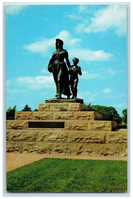 1959 Pioneer Woman Statue Ponca City Oklahoma OK Vintage Posted Postcard