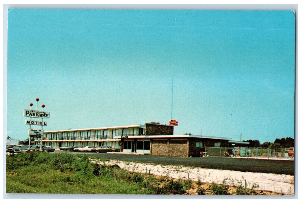 c1960's View of Kentucky Parkway Motel Kentucky KY Vintage Posted Postcard