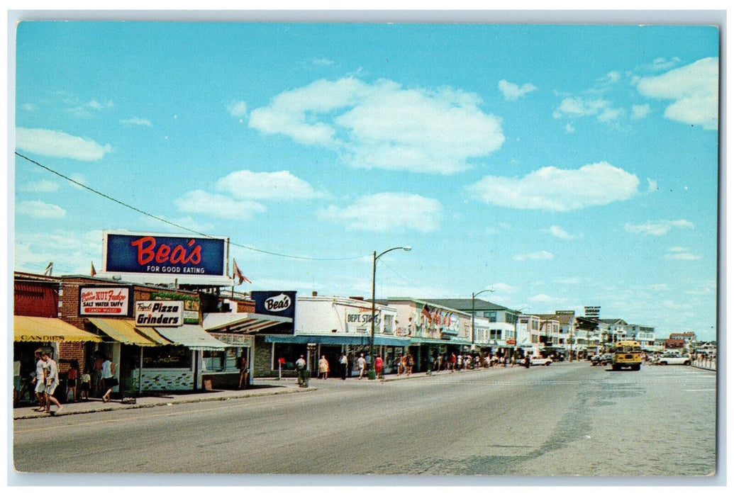 c1950's A Section of Ocean Boulevard at Hampton Beach New Hampshire NH Postcard