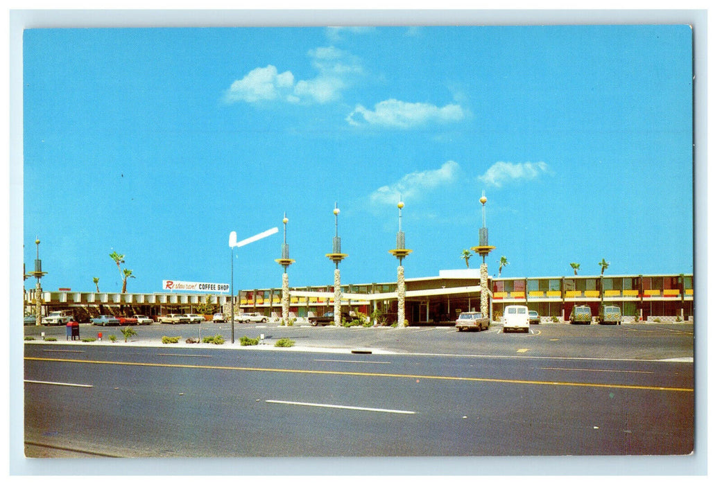 c1950s Ramada Inn, Luxurious Motor Motel, Bakersfield California CA Postcard