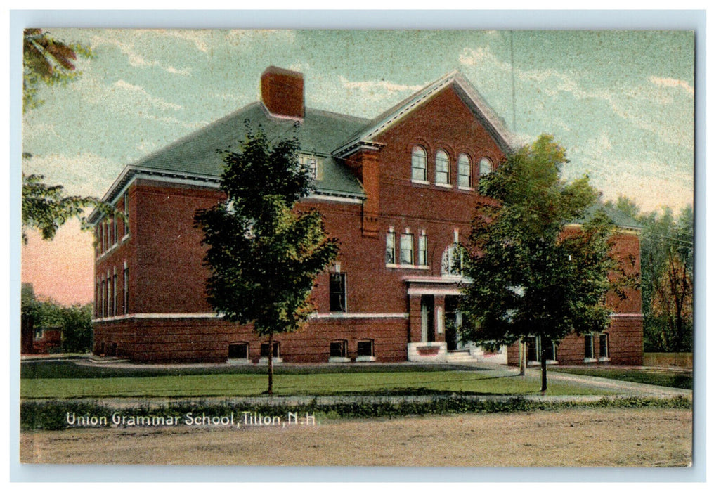 c1910 Union Grammar School Tilton New Hampshire Antique Unposted Postcard