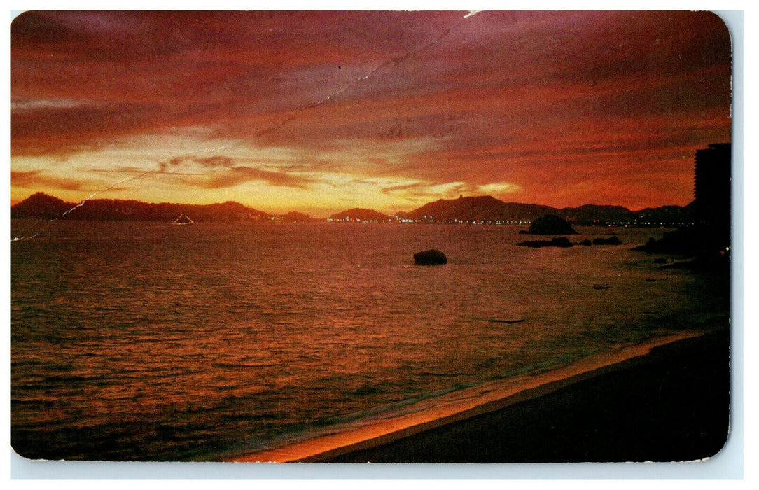 c1950s A Beautiful Sunset Above The Bay, Acapulco Gro Mexico Posted Postcard