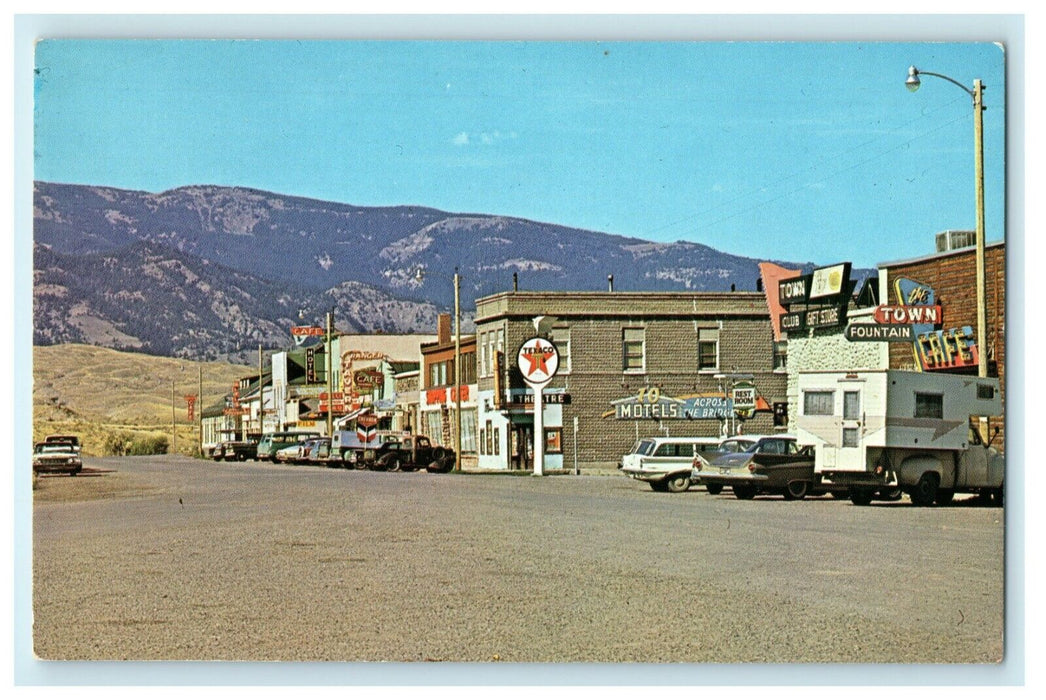 1960's Gardiner Montana Yellowstone Park MT Unposted Vintage Postcard