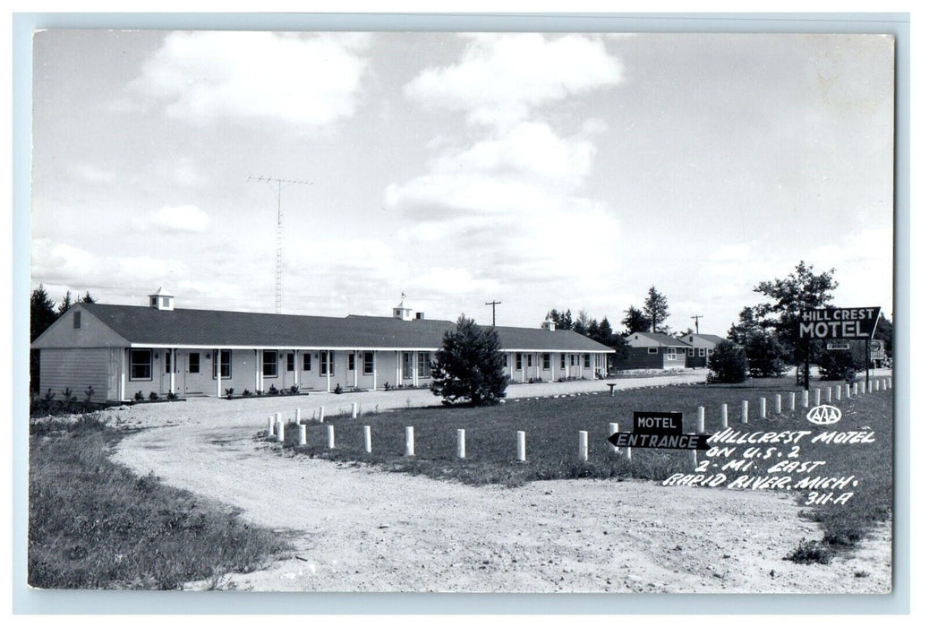 c1950's Grand Rapid MI, Hotel Entrance Hillcrest Motel RPPC Photo Postcard