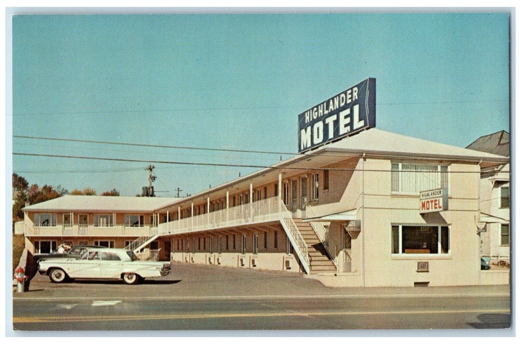 c1950's The Highlander Motel Car Somerset Pennsylvania PA Vintage Postcard