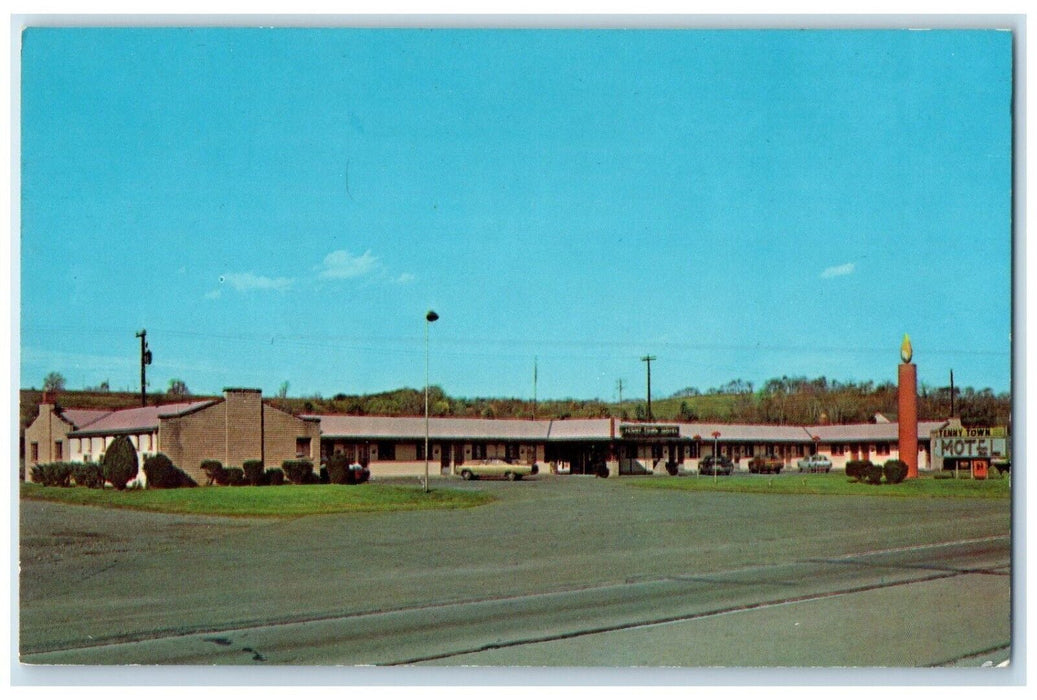 c1960 Tenny Town Motel Berwick Highway Exterior Bloomsburg Pennsylvania Postcard