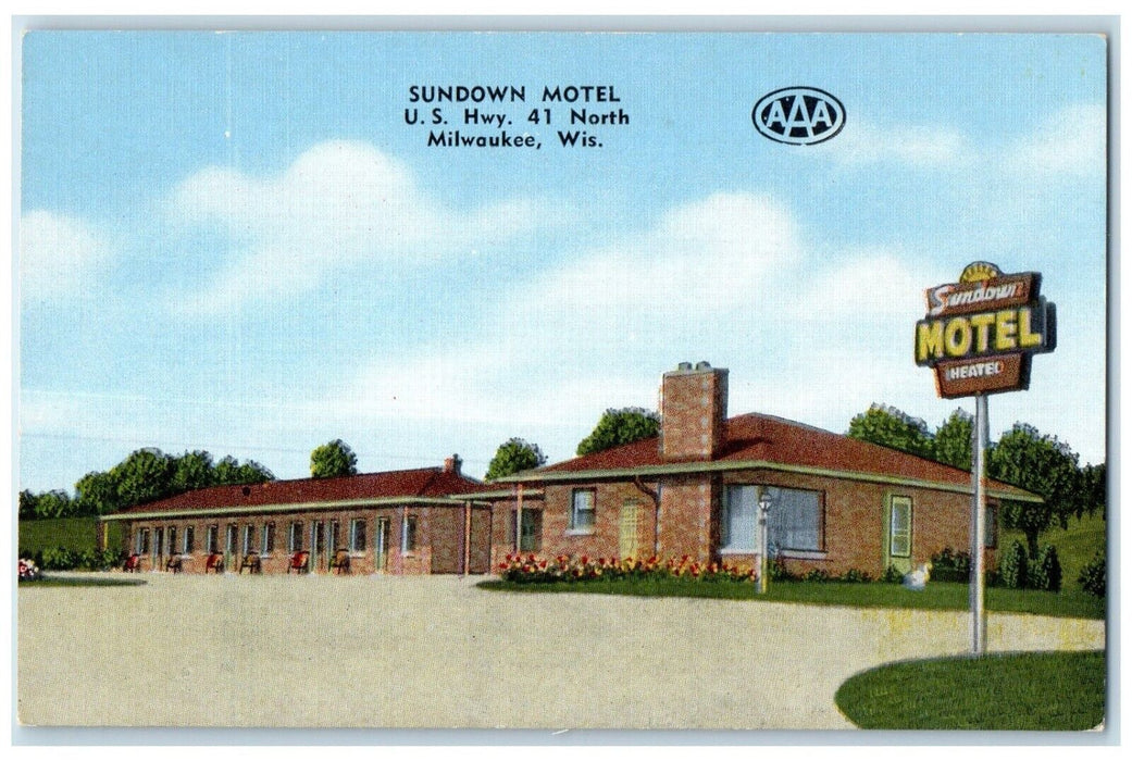 c1940's Sundown Motel Roadside Milwaukee Wisconsin WI Unposted Vintage Postcard