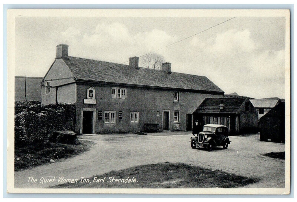 c1940's The Quiet Woman Inn Earl Sterndale Buxton England Vintage Postcard