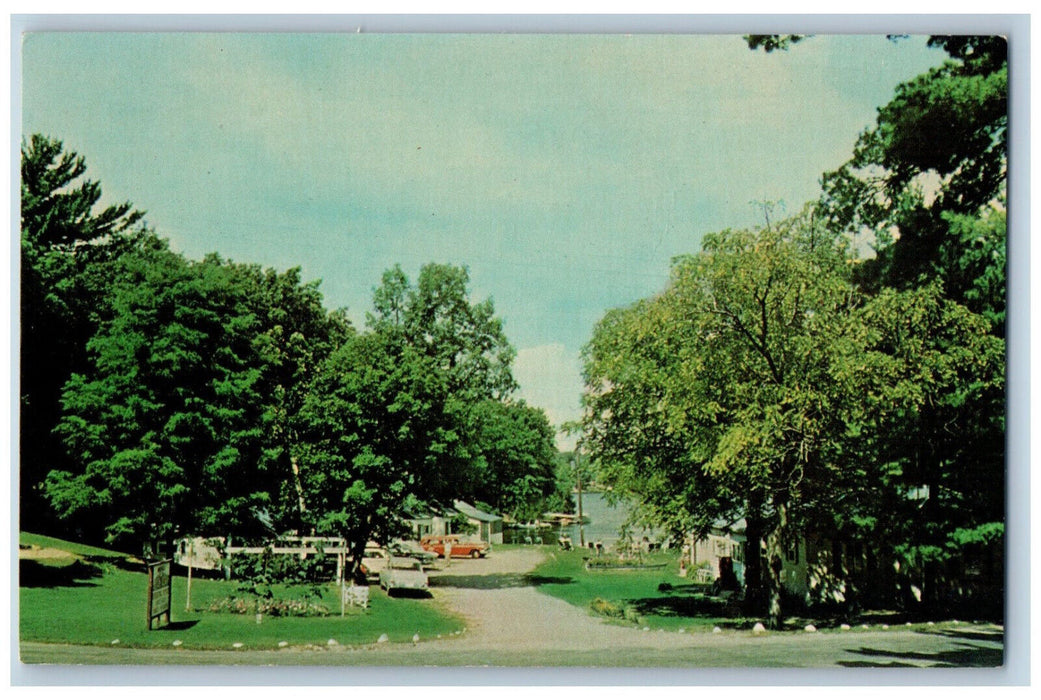 c1950's Koenigs Canyon Resort, Lake Delton, Wisconsin Dells WI Postcard