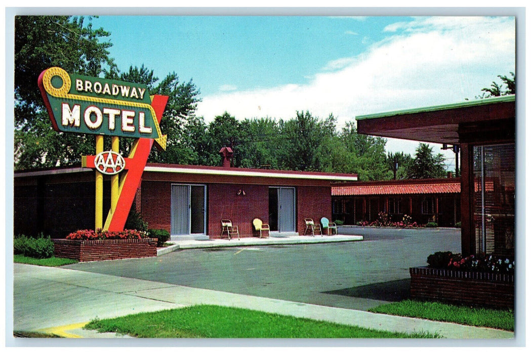 c1950's Broadway Motel, South Broadway at Iowa Denver, Colorado CO Postcard
