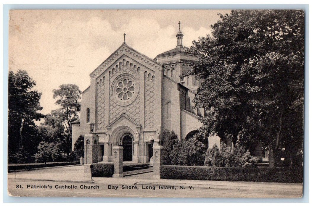 1938 St. Patrick's Catholic Church Bay Shore Long Island New York NY Postcard