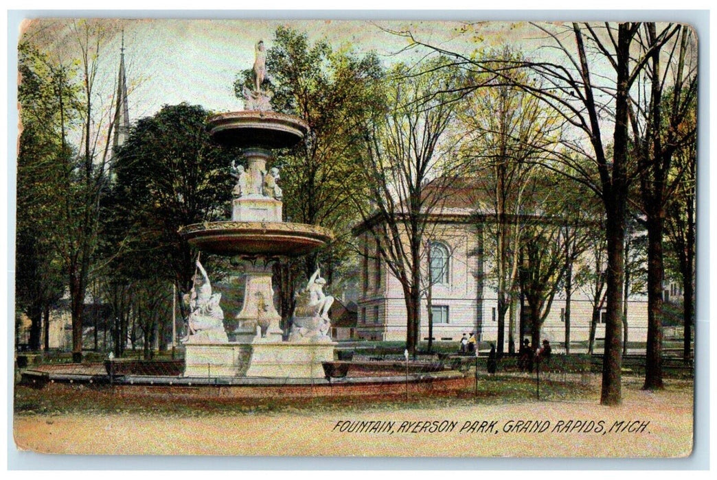 1909 Scenic View Fountain Ryerson Park Grand Rapids Michigan MI Vintage Postcard