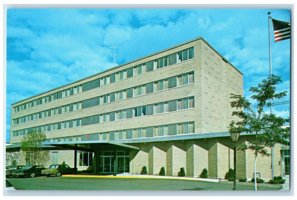 c1960 Beaumont Motor Inn Washington Main Downtown Greenbay Wisconsin WI Postcard