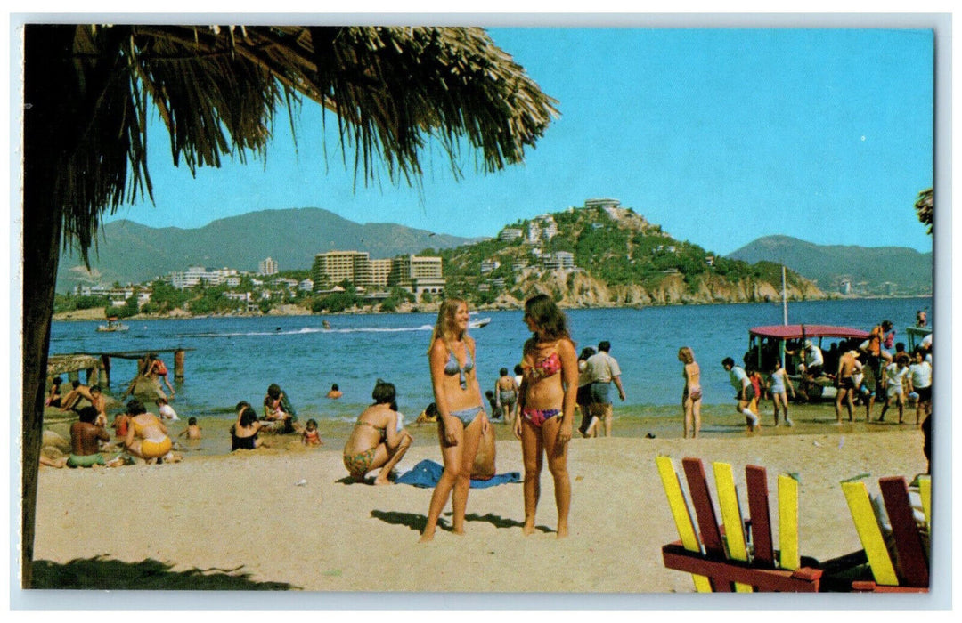 c1950's Pretty View on Beach at Roqueta Island Acapulco Mexico Postcard