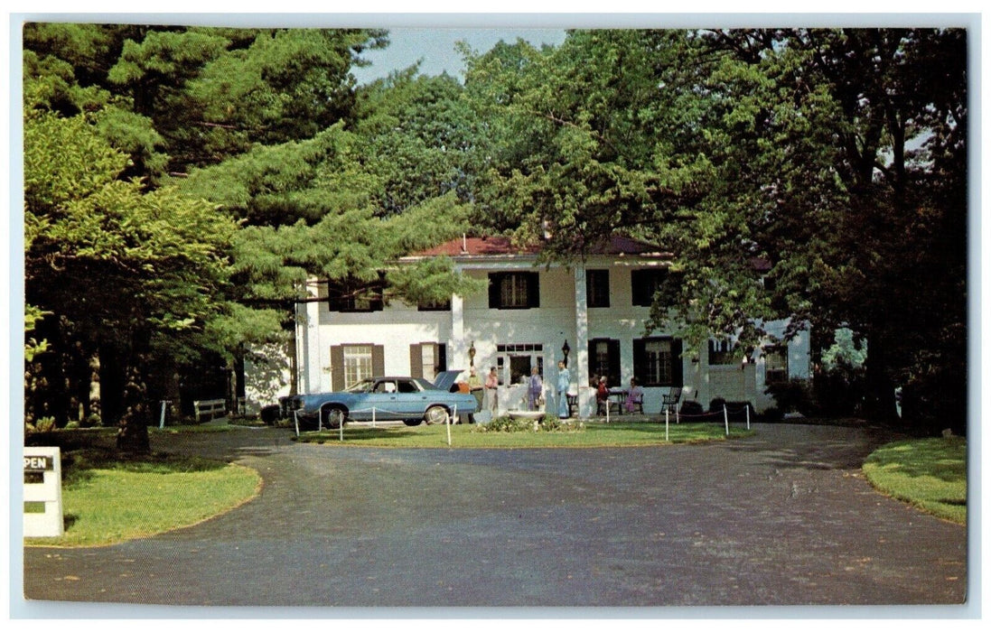 c1950's Governor's Lodge Lake White Car Waverly Ohio OH, Front View Postcard
