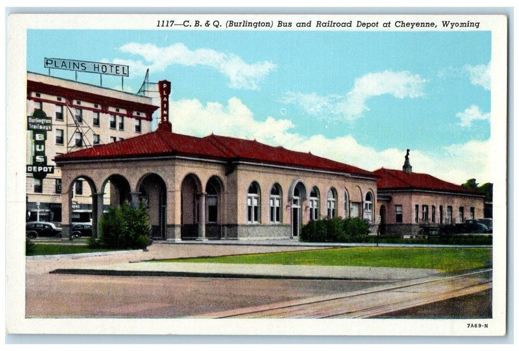 c1940 Bus Railroad Depot Exterior Building Burlington Cheyenne Wyoming Postcard