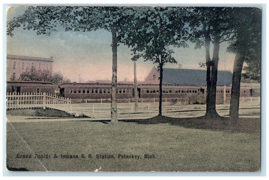 c1910's Grand Rapids & Indiana RR Station Petoskey Michigan MI Antique Postcard
