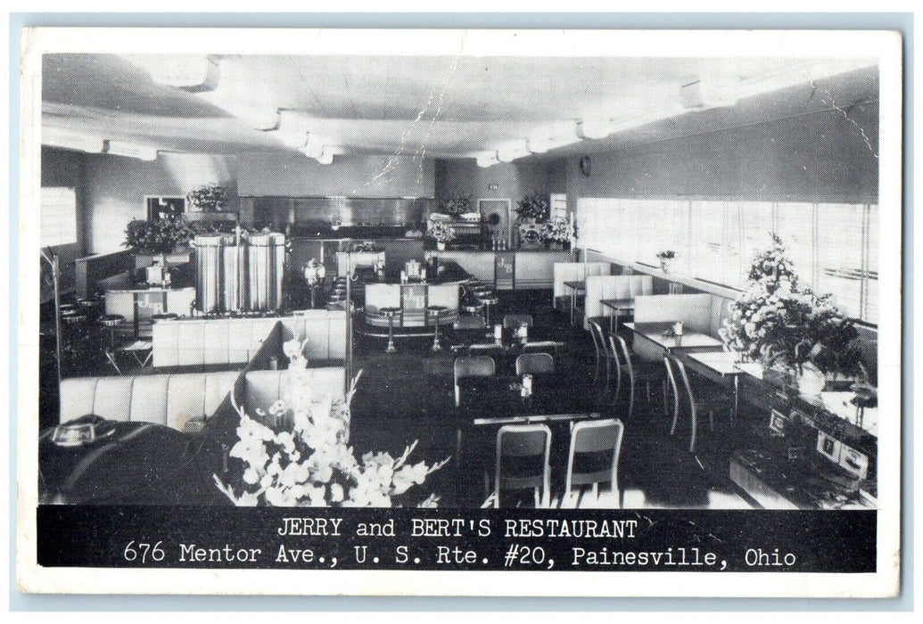 c1940 Interior View Jerry Bert Restaurant Painesville Ohio OH Unposted Postcard