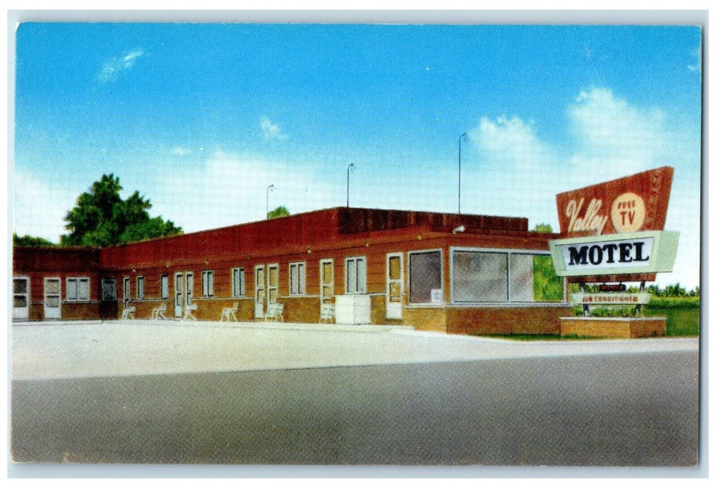 c1950's Valley Motel Roadside Pinconning Michigan MI Unposted Vintage Postcard