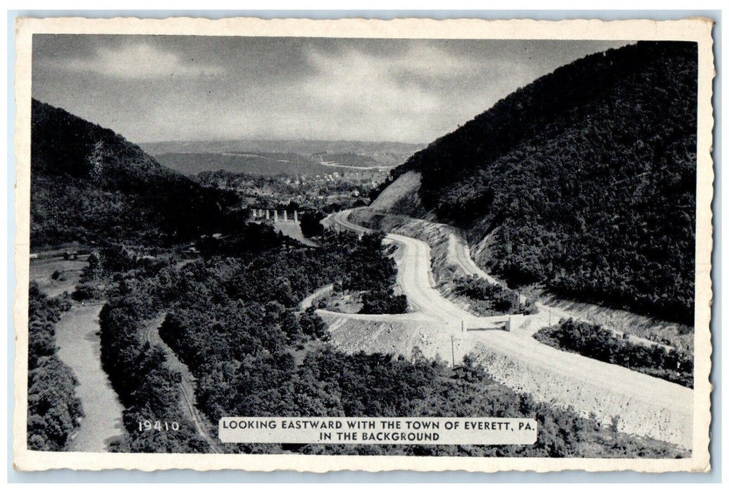 c1940 Looking Eastward Town Background Turnpike Everett Pennsylvania PA Postcard