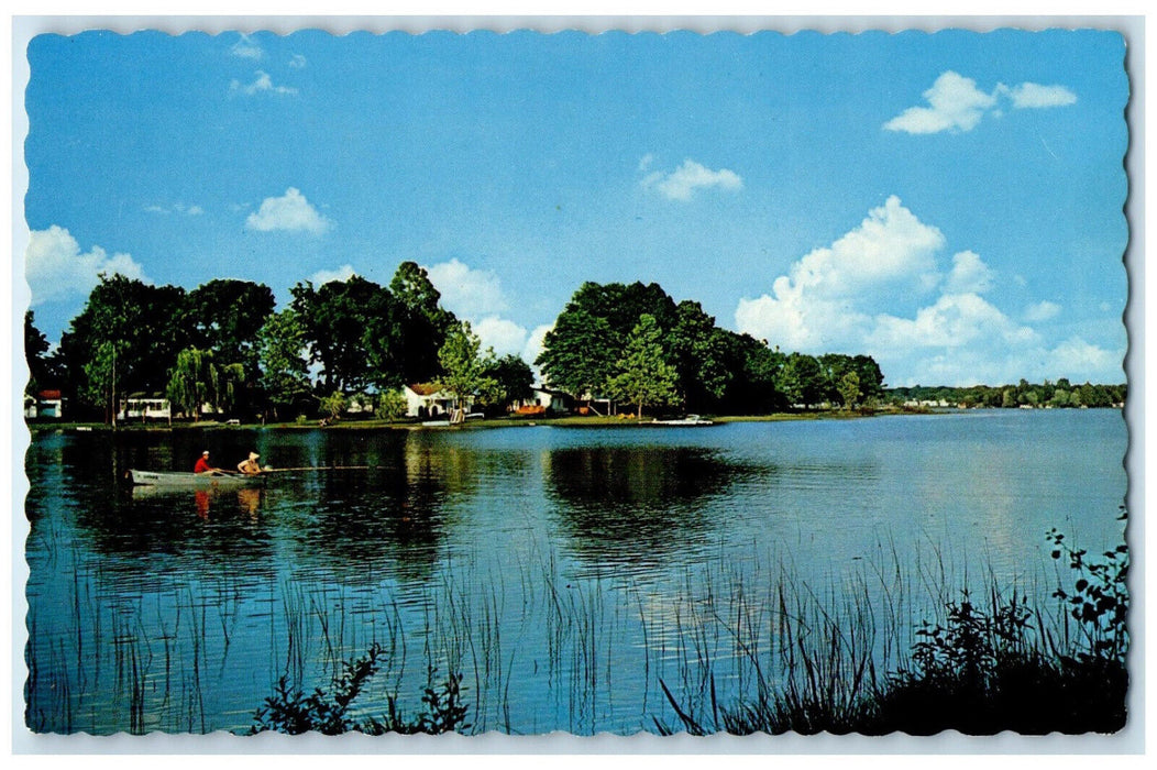 c1960's Boating at Beautiful Serene Lake Detente D'Ete Canada Postcard