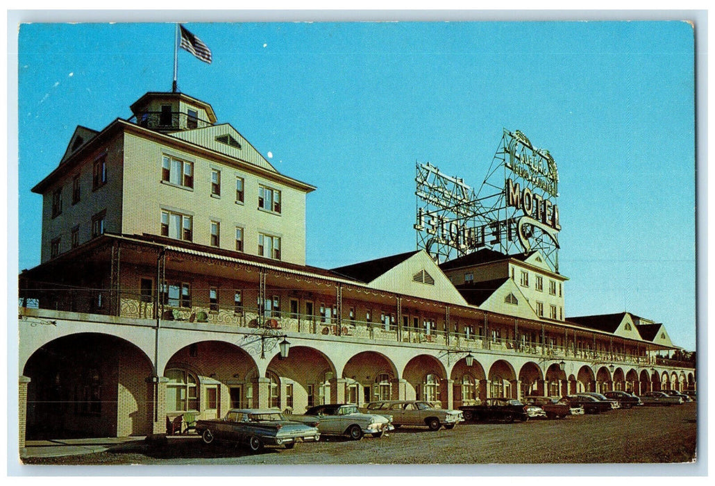c1960's Motel Auberge Du Boulevard Laurer Inc Quebec Canada Postcard