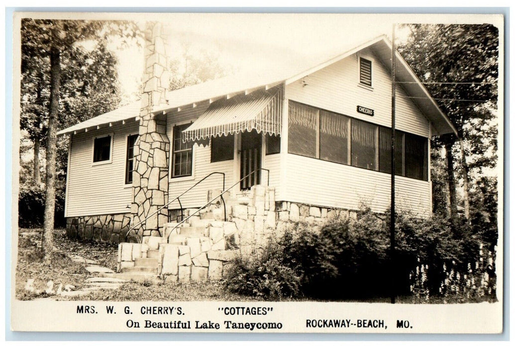 c1940's On Beautiful Lake Taneycomo Rockaway Beach MO RPPC Photo Postcard
