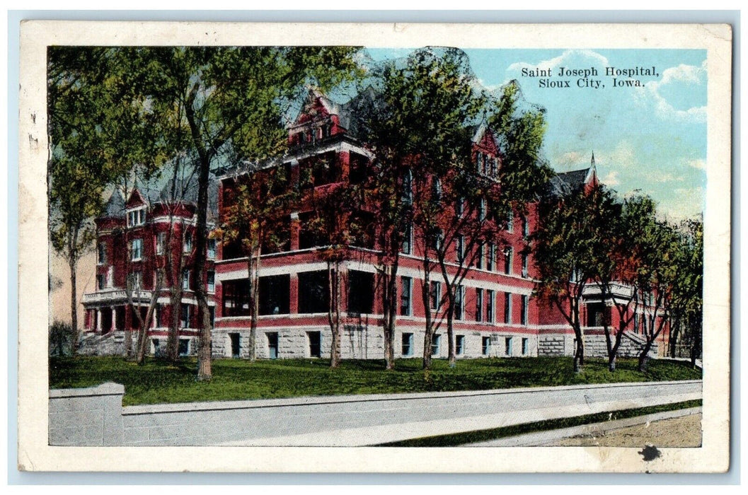 1921 St. Joseph Hospital Building Scene Street Sioux City Iowa IA Postcard