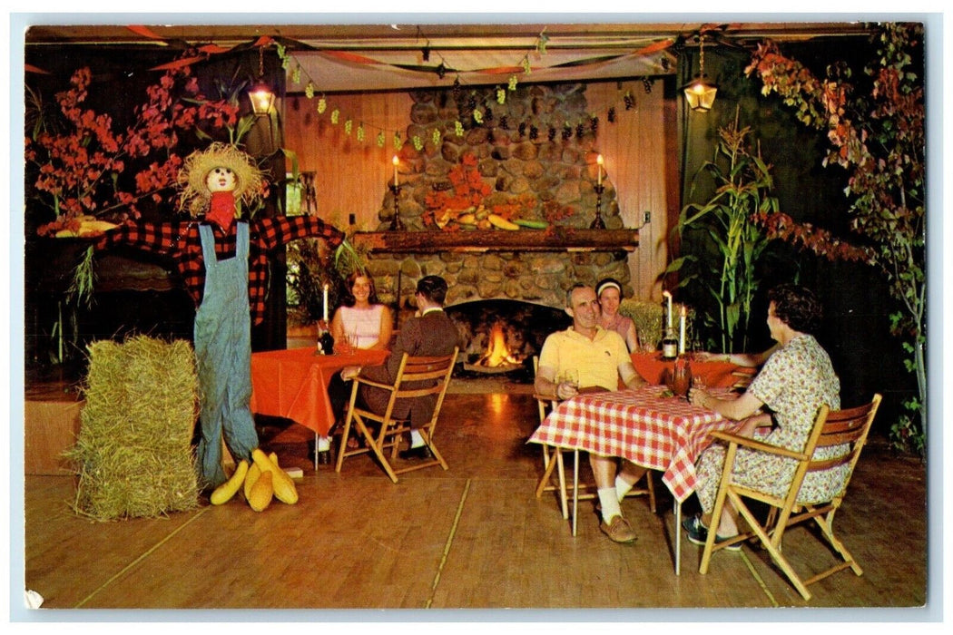 c1960 Lodge Cottages Bonnie Oaks Tavern Motor Inns Fairlee Vermont VT Postcard