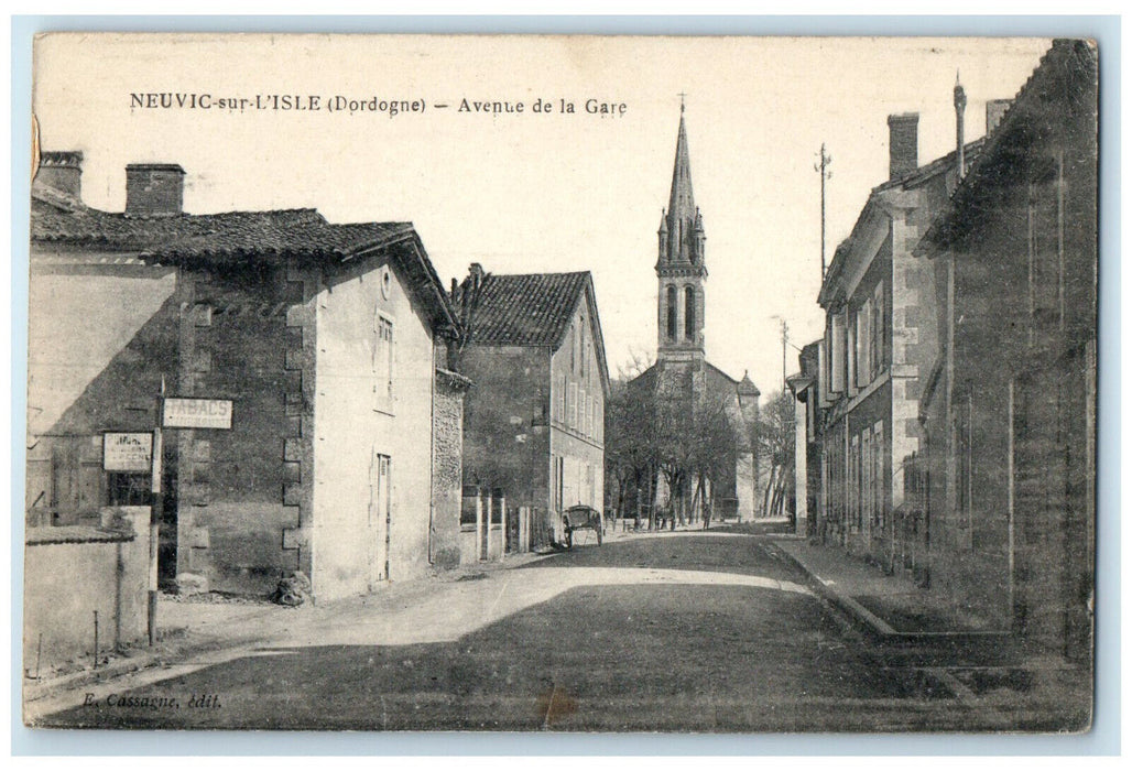 c1910 Avenue From the Station Neuvic-Sur-L’Isle (Dordogne) France Postcard